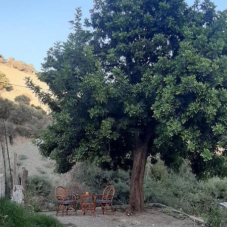 Karampinis ξενώνας Καλοί Λιμένες Εξωτερικό φωτογραφία